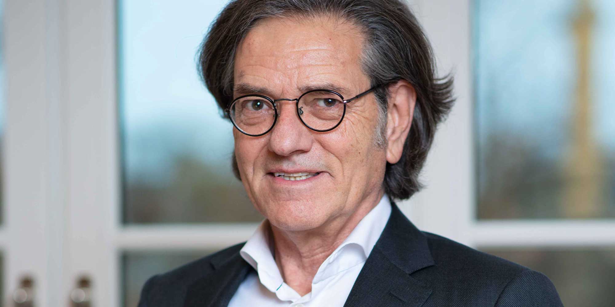 Rechtsanwalt Mnchen - Dr. Werner Riegl